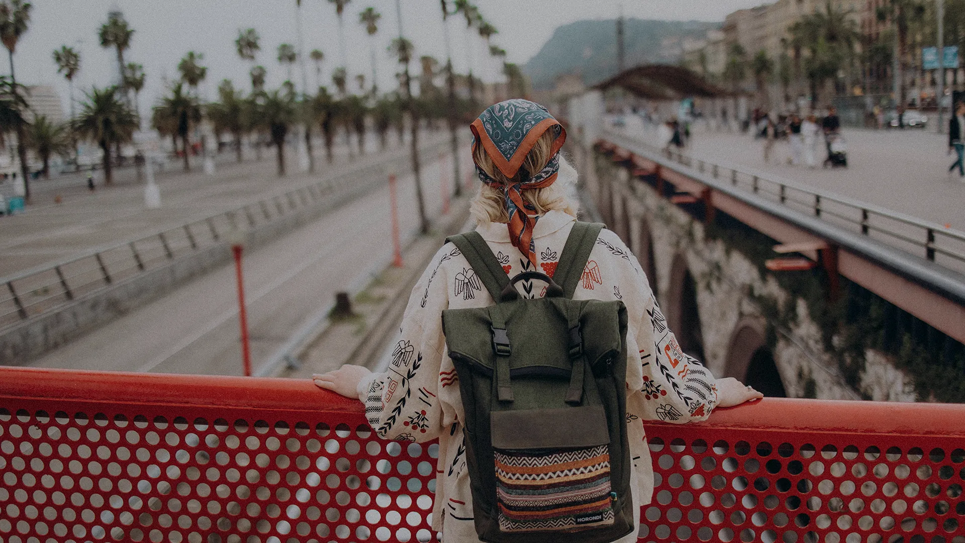 viajes low cost hero overlay